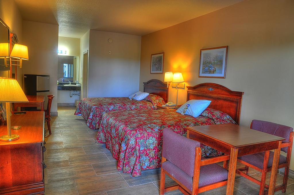 Lone Star Inn And Suites Victoria Zewnętrze zdjęcie