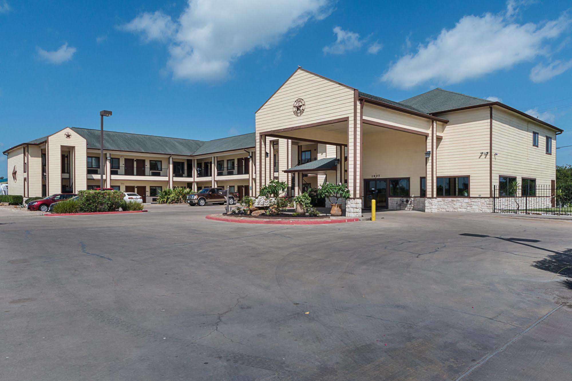 Lone Star Inn And Suites Victoria Zewnętrze zdjęcie